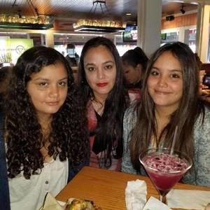 Meet your Posher, Cynthia